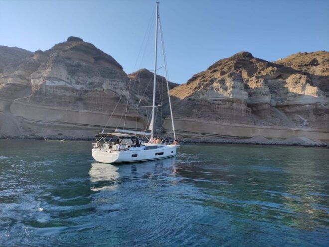 Santorini: Private Sailing Cruise With Meal & Swim Stops - Swim Stops and Photo Opportunities