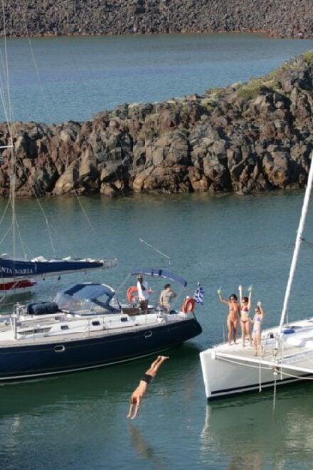 Santorini: Private Sailing Yacht Cruise With Meal & Drinks - Private Yacht Cruise Itinerary