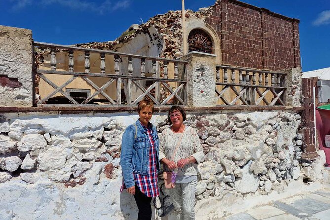 Santorini Private Sightseeing Tour With Food- and Wine-Tasting - Positive Reviews and Customer Satisfaction