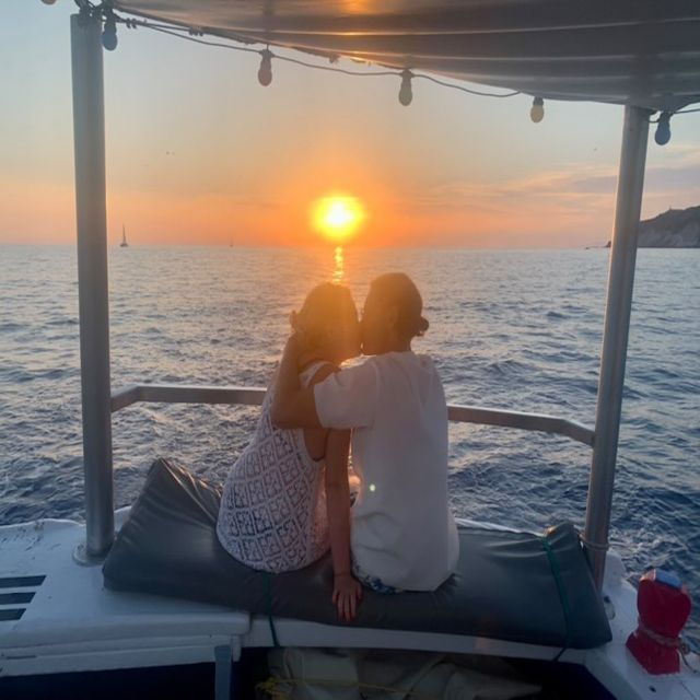 Santorini: Private Sunset Fishing Tour With Lunch - Highlights