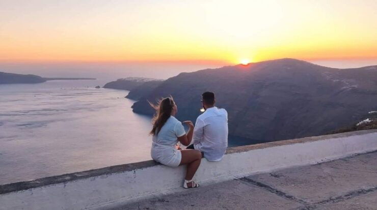 Santorini: Private Sunset Tour With Picnic & Transfer - Tour Highlights