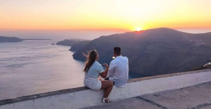 Santorini: Private Sunset Tour With Picnic & Transfer - Itinerary and Pickup Locations