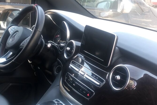 Santorini Private Transfer Service - Meeting and Pickup Flexibility