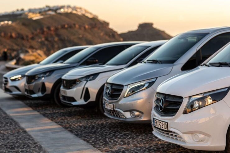 Santorini Private Transfers: We Cover the Whole Island 24/7 - Service Details