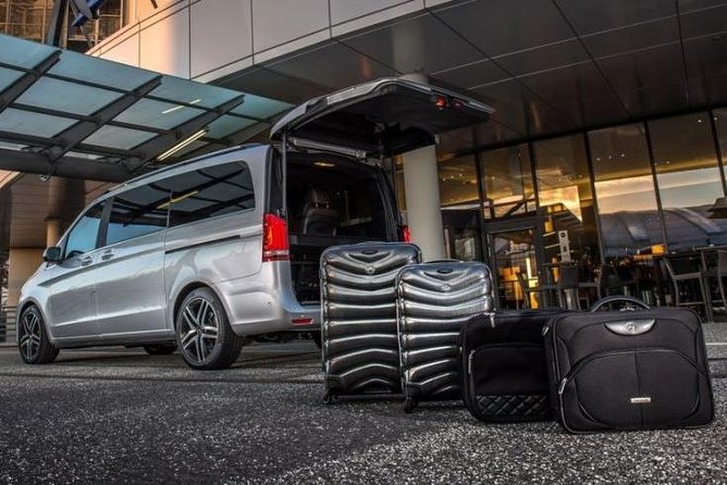 Santorini Private Transportation Services - Factors to Consider When Choosing a Private Transportation Service