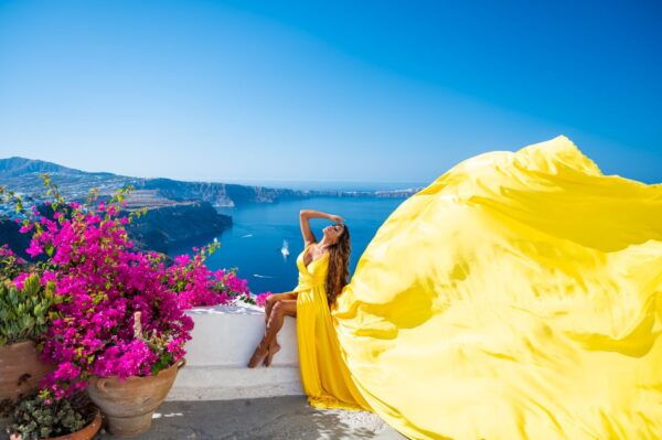 Santorini: Proffessional Flying Dress Photoshoot - Directions