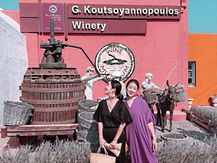 Santorini: Pyrgos, Winery & Oia - Private Tour: Luxury Experience in a Luxury Vehicle