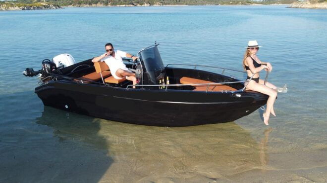 SANTORINI: RENT A BOAT LICENSE FREE AND CRUISE IN CALDERA - Additional Services