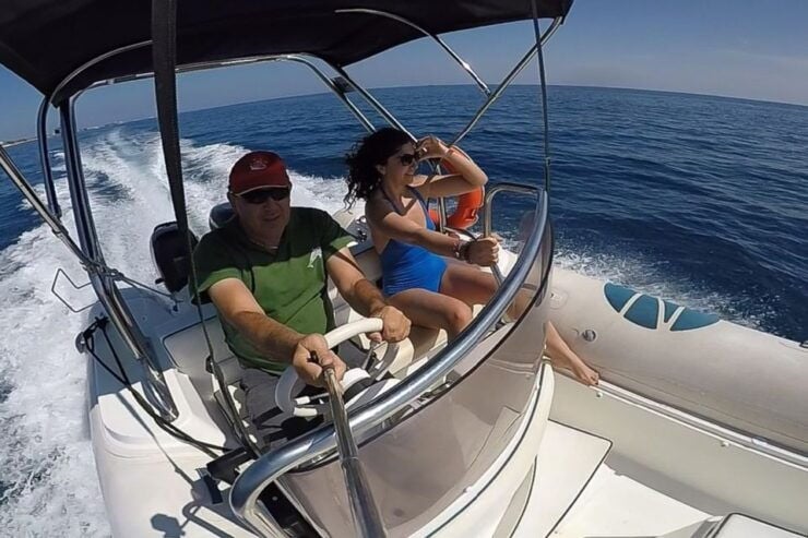 Santorini: Rent a Rib High-Speed Boat - Boat Features