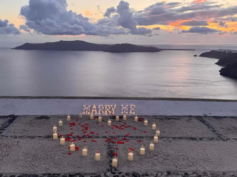 Santorini: Romantic Proposal with Caldera View - Who Will Love This Experience?