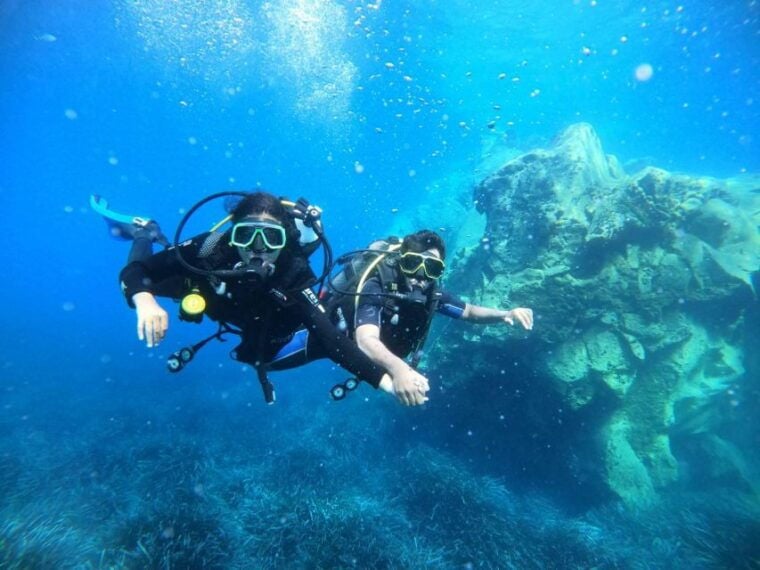 Santorini: Scuba Diving Experience in Caldera for Beginners - Who Should Consider This Experience?