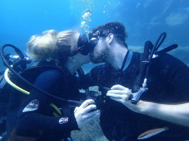 Santorini: Scuba Diving - Languages and Communication Options