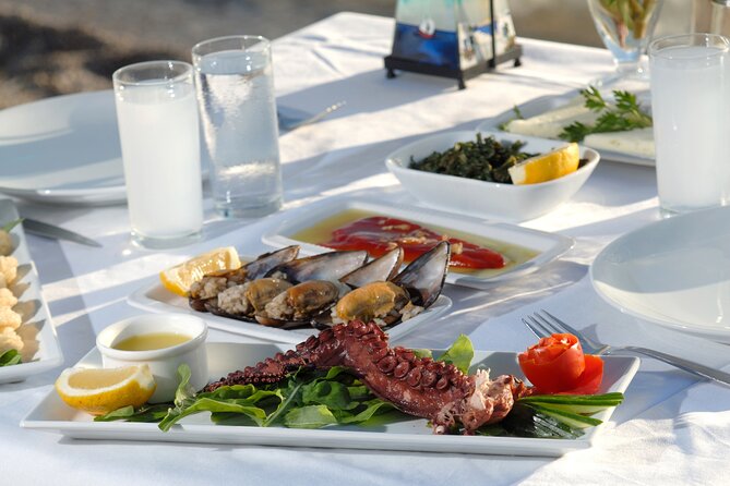 Santorini Small-Group Introduction With Lunch and Wine Tasting - Lunch on Perivolos Beach