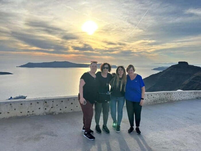 Santorini: Small Group Sightseeing Tour with a Local Guide - Authentic Experiences and Highlights from Reviews