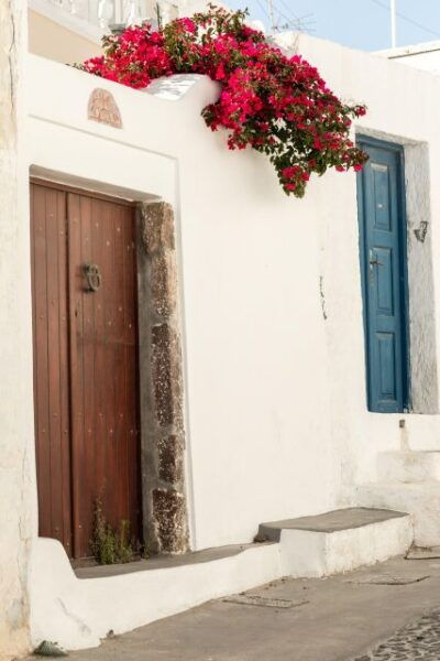 Santorini: Spend The Day With A Local - Attire Recommendations