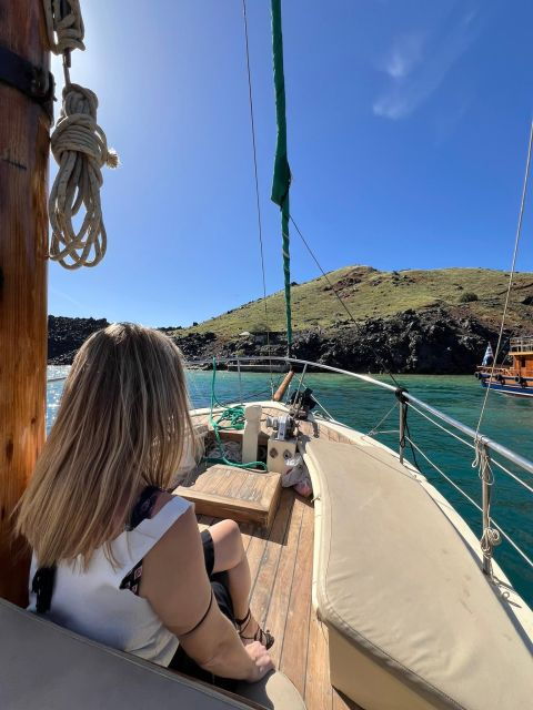 Santorini: Sunset Boat Cruise With BBQ Meal & Drinks in Oia - Itinerary Details