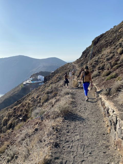 Santorini: Sunset Walking Tour in Caldera Path With Tasting - Good To Know