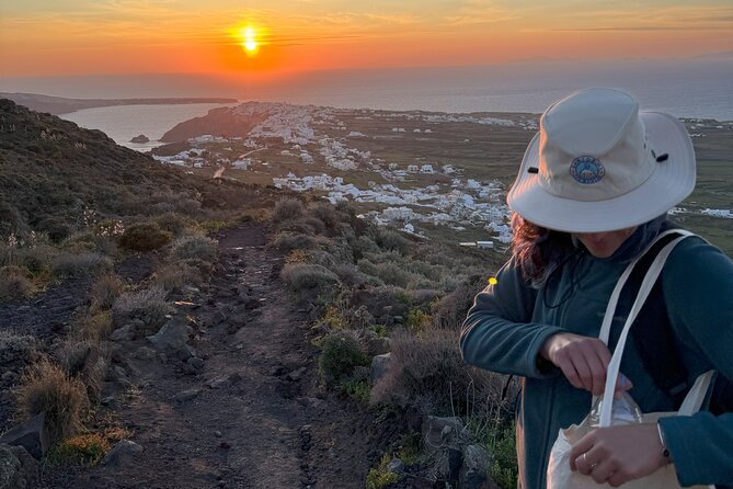 Santorini: Sunset Walking Tour in Caldera With Tasting - Accessibility and Fitness Level