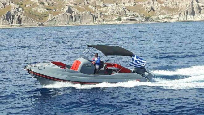 Santorini: Thirassia and Santorini Caldera Speedboat Cruise - Experience