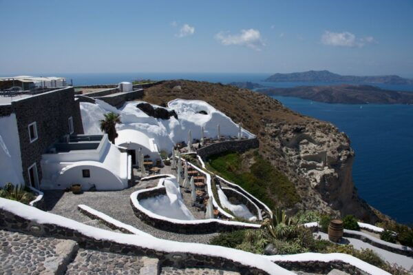 Santorini: Three Wineries and One Brewery Tour With Tastings - Santorinis Unique Grape Species