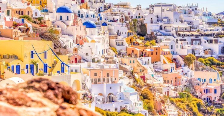 Santorini: Top Sights Day Trip, Wine Tasting, & Oia Sunset - Exploring Picturesque Villages and Ancient Forts