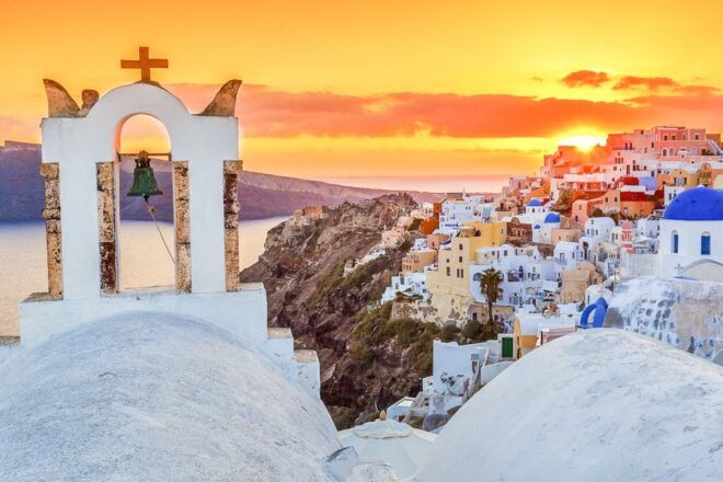 Santorini: Top Sights Day Trip, Wine Tasting, & Oia Sunset - Relaxing at the Famous Black Sand Beach
