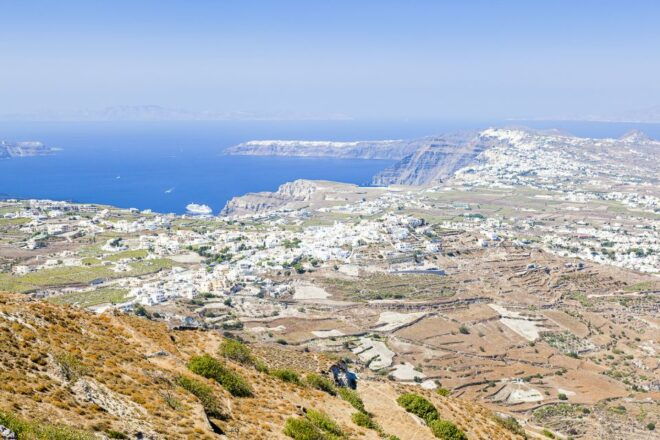 Santorini: Top Sights Day Trip, Wine Tasting, & Oia Sunset - Admiring the Iconic Blue-Domed Churches in Oia