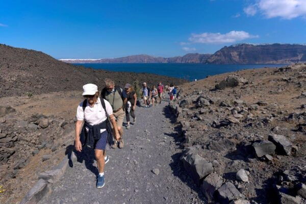 Santorini: Tour of Caldera by Glass Bottom Boat - Inclusions and Exclusions