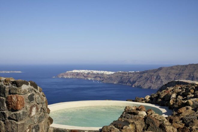 Santorini: Volcanic Hot-Tub Experience With Caldera Views - Important Information