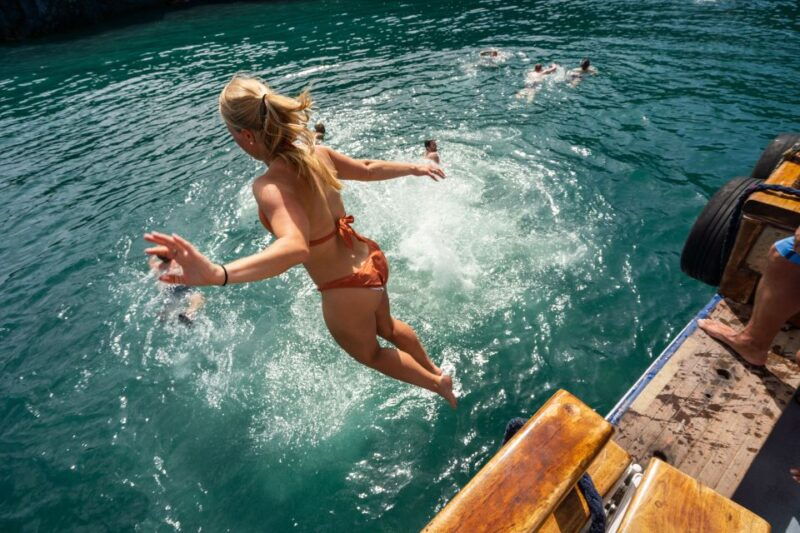 Santorini: Volcanic Islands Cruise with Hot Springs Visit - Good To Know