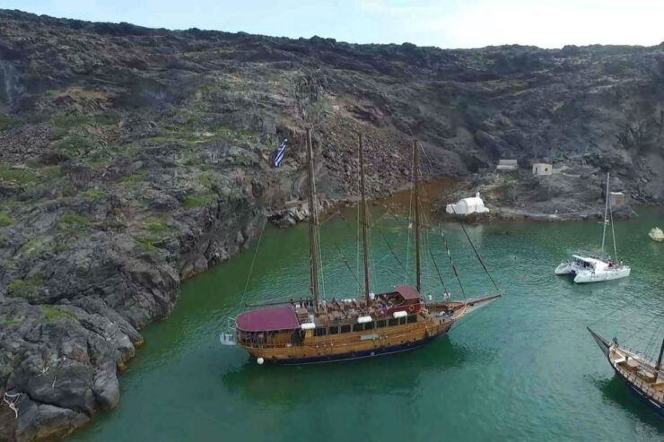 Santorini: Volcanic Sunset Cruise With Dinner - Experience Highlights