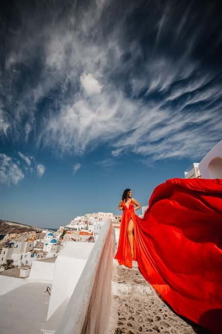 Santorini:Flying Dress shoot with Professional photographer - Who Will Love This Tour?
