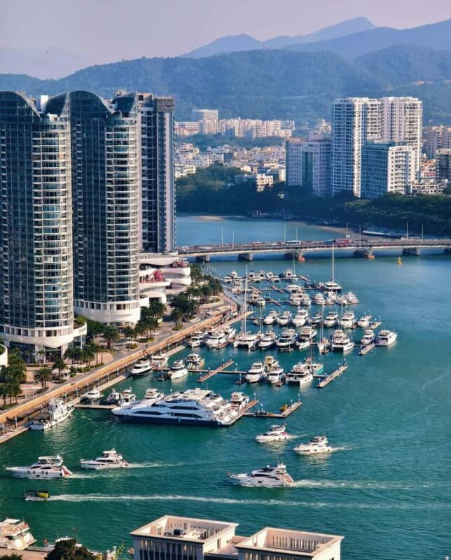 Sanya 3-Hour Scenic Park & Local Market Discovery Tour - Luhuitou Park: A Natural Viewpoint