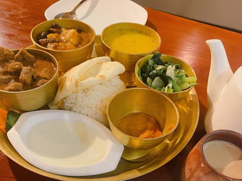 Sanya: Guided Evening Food Tour with Local Guide - The Hidden Courtyard Feast