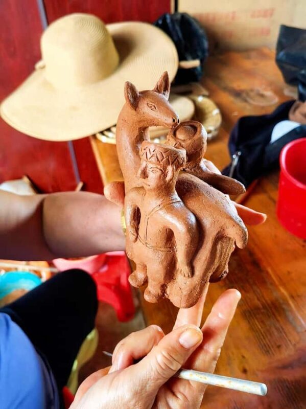 Sanya: Li Ethnic Pottery Workshop Experience - An In-Depth Look at the Sanya Li Ethnic Pottery Workshop