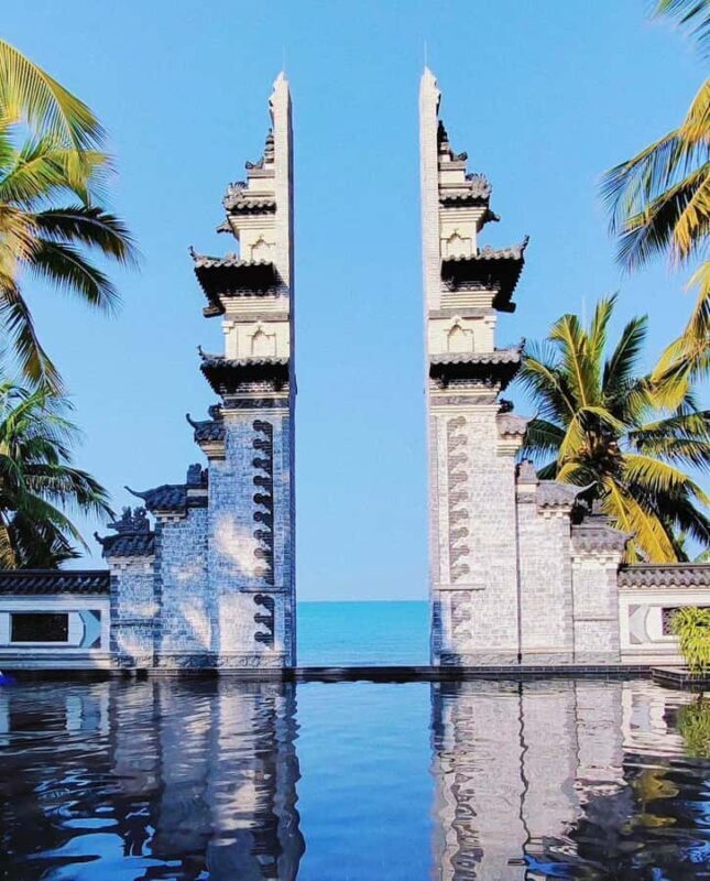 Sanya: Nanshan Scenic Area & Yazhou Ancient City Tour - The Majestic Nanhai Guanyin: A Beacon of Peace