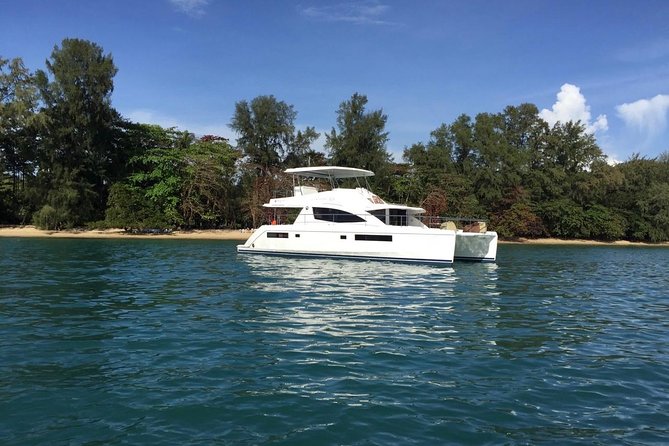 SANYATI - Leopard 51 Power Cat Luxury Cruise - Tiger Marine Charter and Admission Ticket