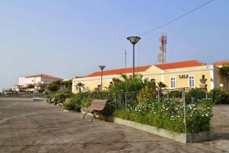 Sao Filipe: Half-Day Guided City Tour - Tour Description