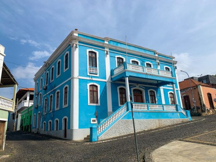 São Filipe: Walking Tour of Historic Center and Market - Historical Center Exploration