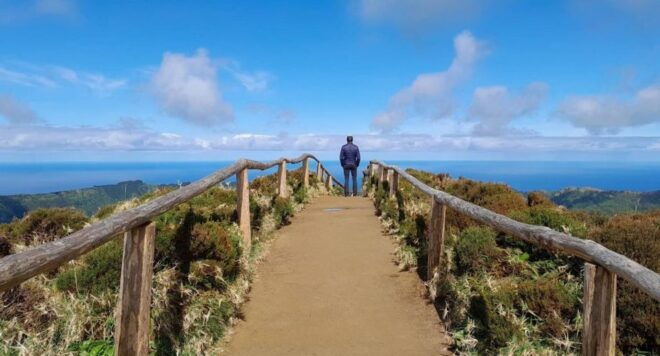 São Miguel: 2-Day Guided Tour, West & East Including Lunch - Meal Inclusions and Pickup Details