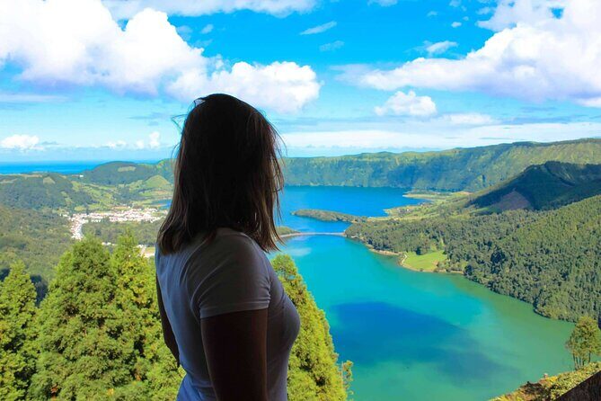 São Miguel Azores: Explore the dramatic crater of Sete Cidades - A Deeper Look at the Tour Experience