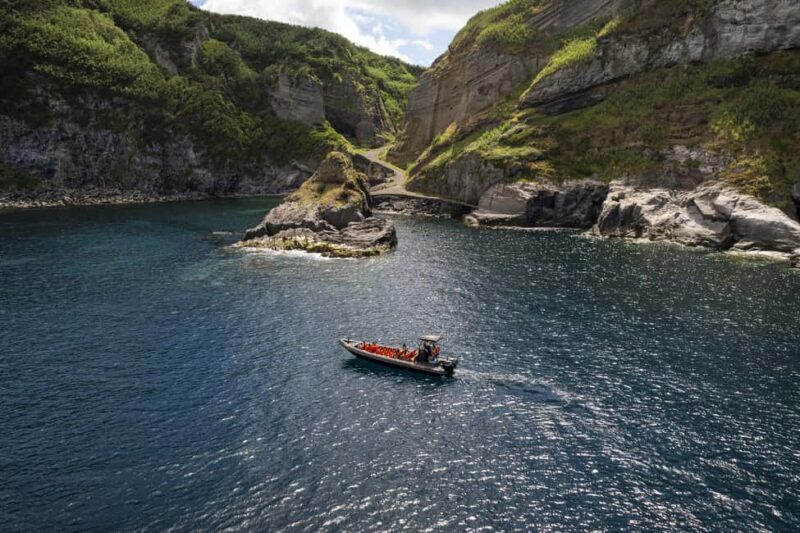 São Miguel: Santa Iria Bay Snorkeling Tour with Music - The Atmosphere and Cultural Insights