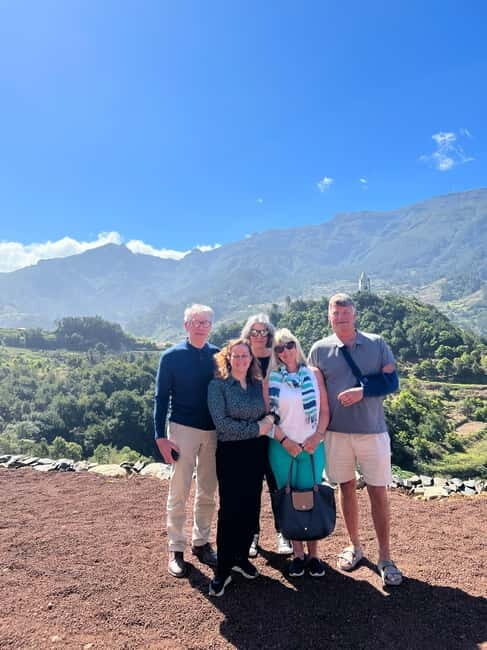 São Vicente Vineyard Visit With Traditional Lunch - The Itinerary Breakdown: What to Expect on This Vineyard Adventure