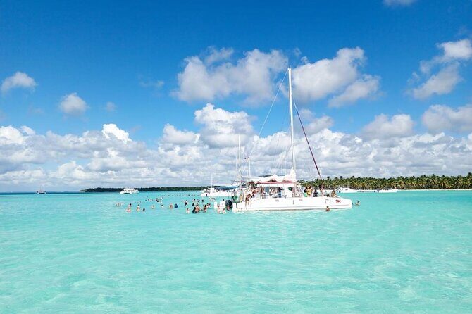 Saona Island Luxury Full Day Catamara Food Drink in Punta Cana - Who Should Consider This Tour?