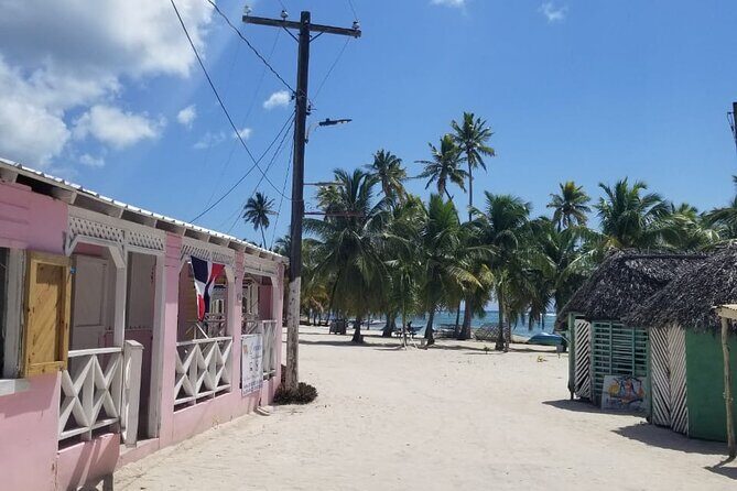 Saona VIP Mano Juan and Three Beaches Tour - Transportation and Group Size