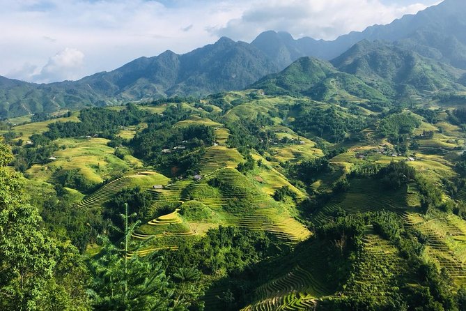 Sapa 2 Days 2 Nights Trekking Tour - Overnight in Bus and Bungalow - What to Pack and Essential Tips