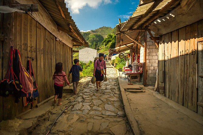 Sapa 2 Days Trek From Hanoi by Shared Bus & Private Tour in Sapa - Weather Policy