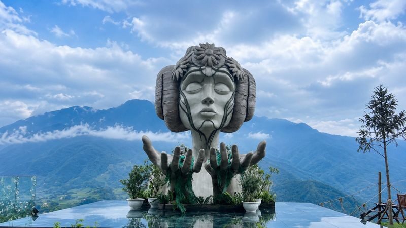 Sapa 2D1N Tour from Hanoi: Cat Cat, Moana & Fansipan or Trekking - Lunch and the return to Hanoi