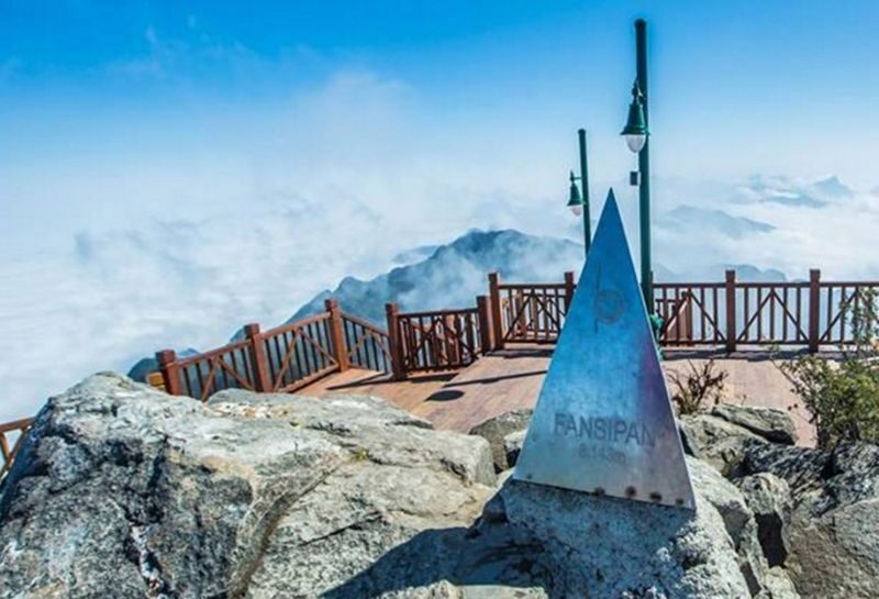 Sapa Cat Cat Village & Fansipan Cable Car 2-Day Trekking Tour - Sleeper buses and the handoffs in Sapa