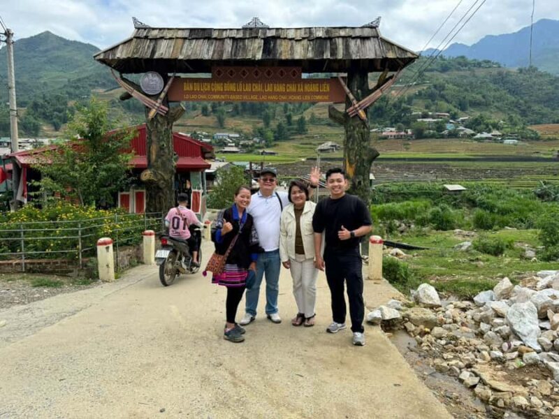 Sapa Cultural Trek: Hmong Village Experience & Local Guide - Connecting with Locals and Learning Traditions